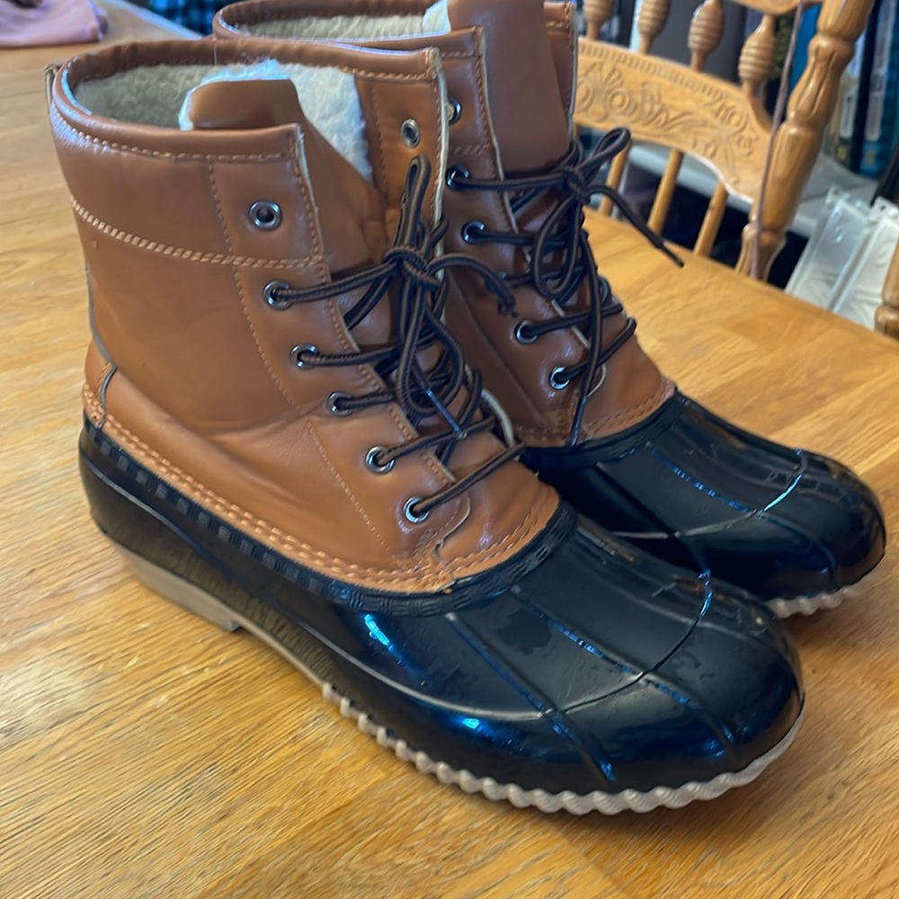Women’s duck boots